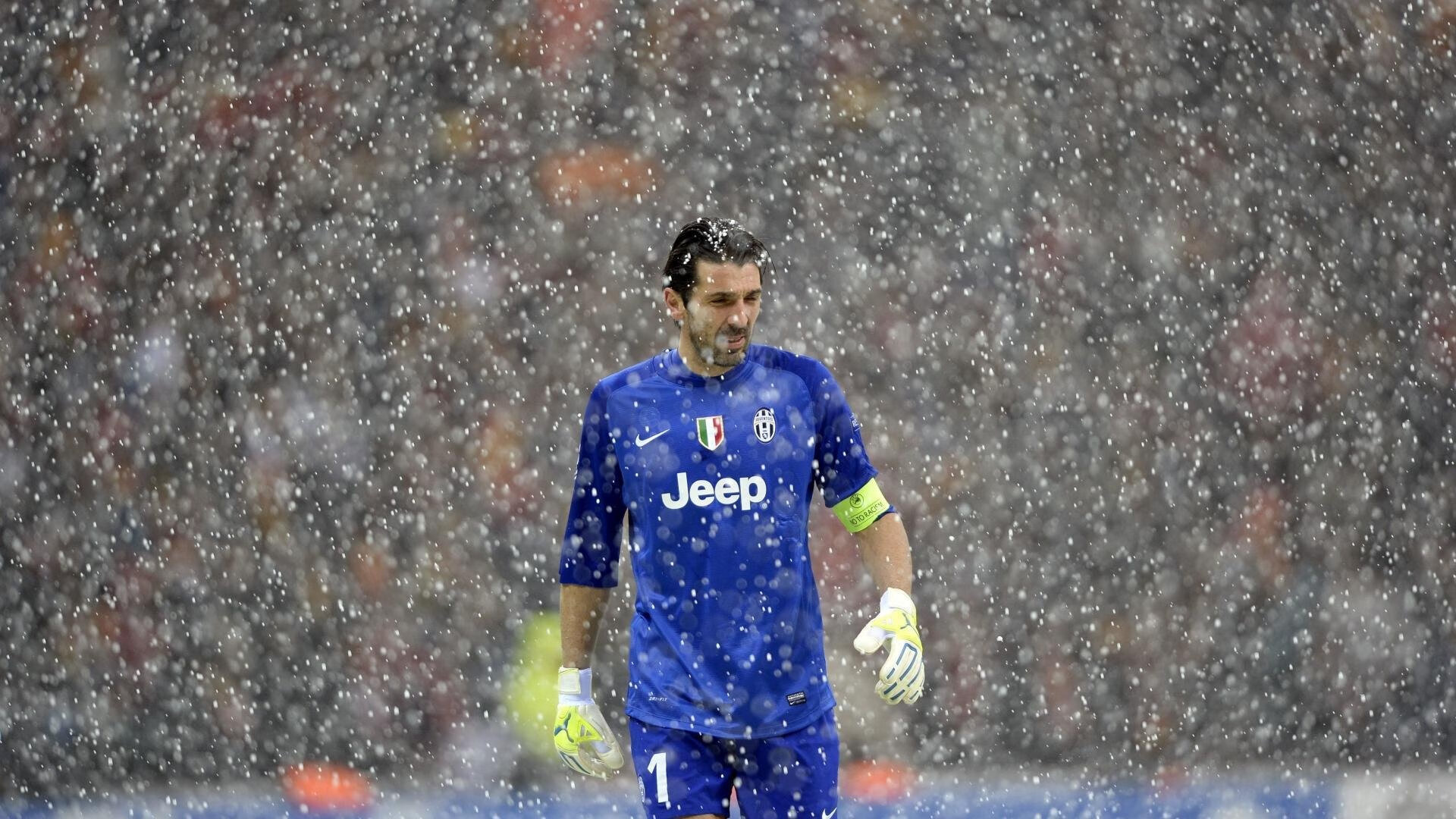 中国足球的青少年足球培训体系建设方案，青少年足球培训课程方案